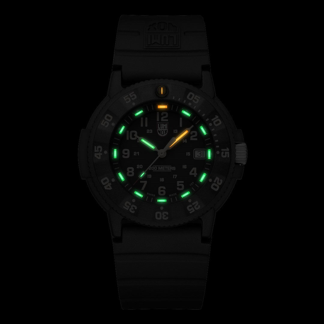 Luminox men's 3001 quartz navy seal dive watch sale
