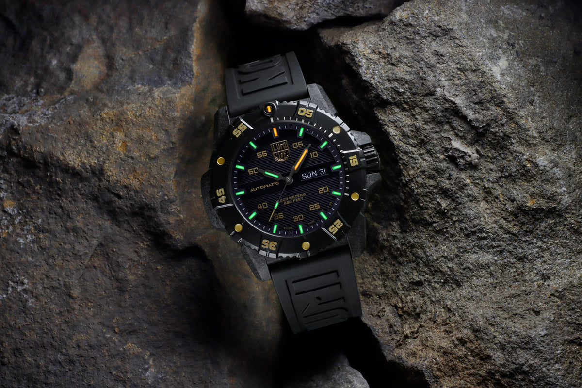 Master Carbon SEAL Automatic Series - 3865.GOLD Limited Edition