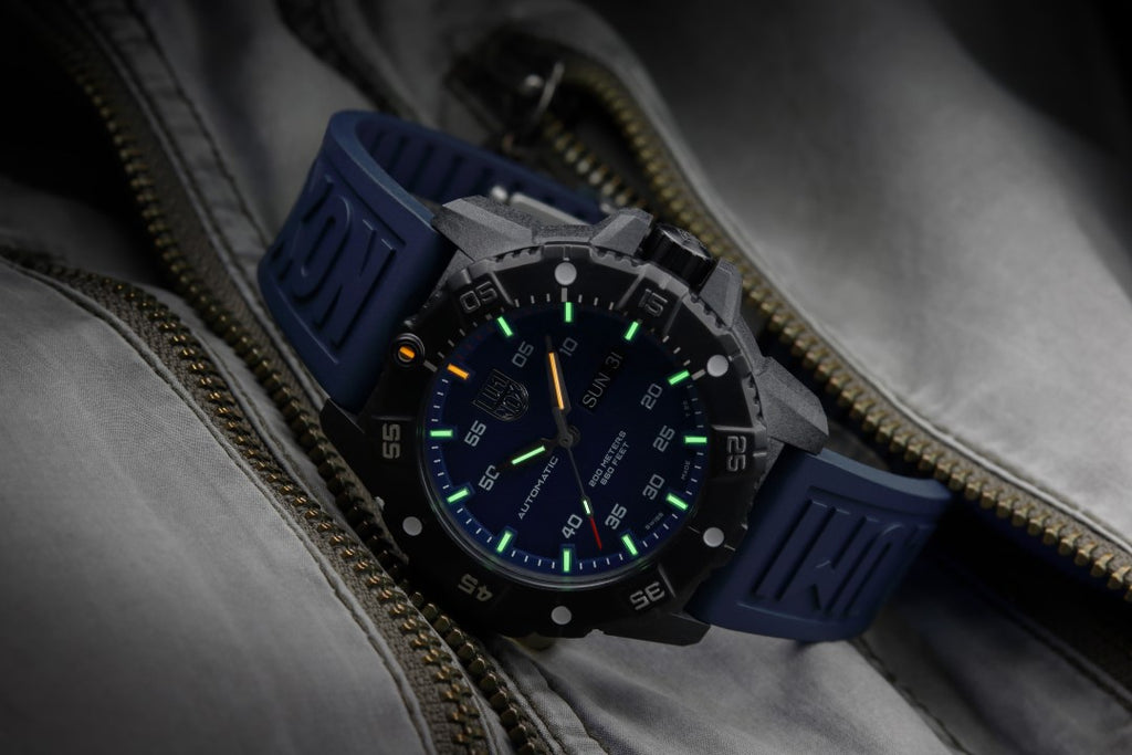 3863 Master Carbon SEAL Automatic Series - 3863 – Shop Official Luminox ...